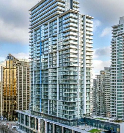 1009-4955 Yonge St, North York, ON, M2N5N6 | Card Image