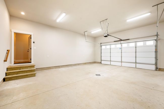 Garage | Image 30
