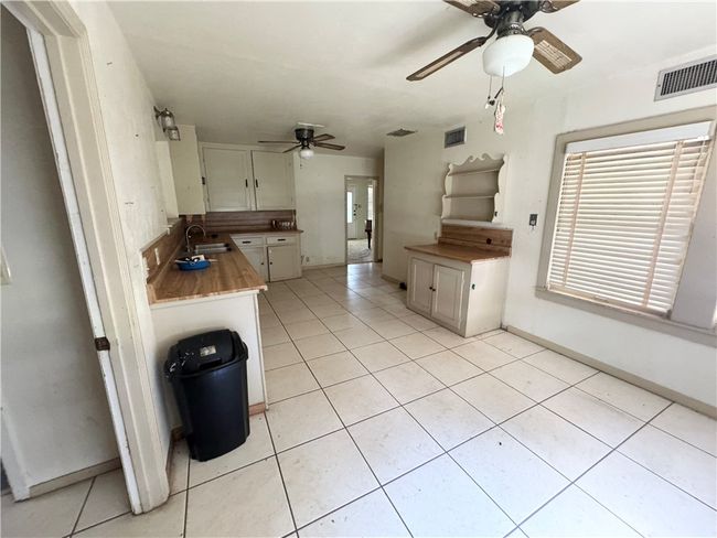 1223 W 3 Rd St, House other with 3 bedrooms, 2 bathrooms and null parking in Alice TX | Image 8