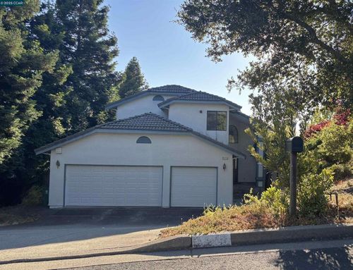 2641 Lucas Ave, Pinole, CA, 94564-1505 | Card Image