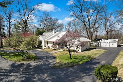 724 Schwarz Rd, Edwardsville, IL, 62025-2466 | Card Image