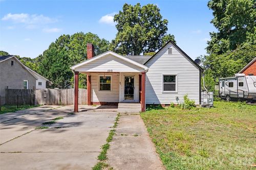 1212 Meadowland Dr, Charlotte, NC, 28215 | Card Image