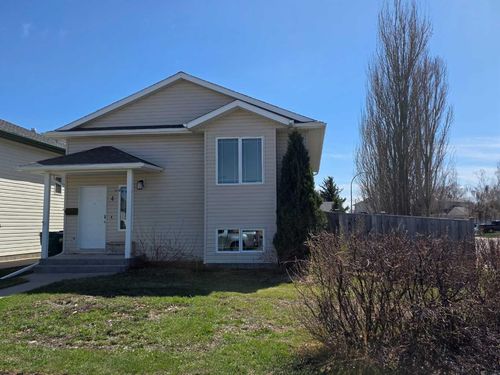 4 St James Blvd N, Lethbridge, AB, T1H6M5 | Card Image