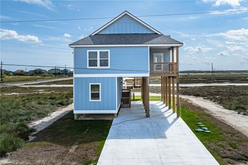 613 W Shady Oak Ln, Rockport, TX, 78382 | Card Image