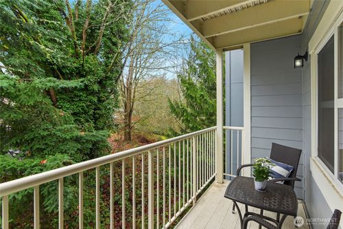 314-300 High School Rd Ne, Bainbridge Island, WA, 98110-1670 | Card Image