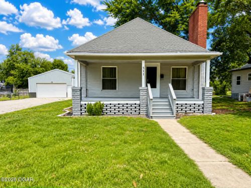 511 S Florida Ave, Columbus, KS, 66725-1615 | Card Image