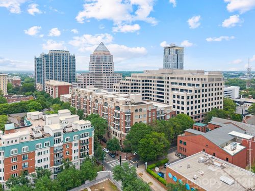 213-400 N Church St, Charlotte, NC, 28202-2111 | Card Image