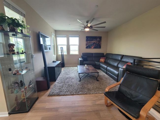 UNIT-2 - 2072 Tango Loop, Condo with 4 bedrooms, 3 bathrooms and 2 parking in Chula Vista CA | Image 9
