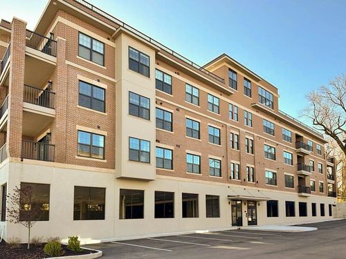 201e-1740 #201E S Bend Ave, South Bend, IN, 46637-5634 | Card Image