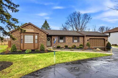 9165 Greiner Rd, Clarence, NY, 14031-1106 | Card Image