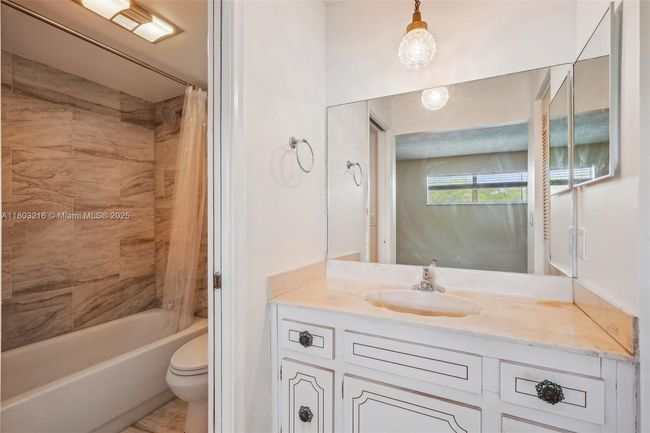 APT-203P - 3774 Inverrary Blvd, Condo with 2 bedrooms, 2 bathrooms and null parking in Lauderhill FL | Image 20