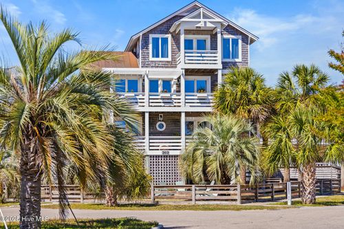 202 Live Oak Dr, Wrightsville Beach, NC, 28480-1943 | Card Image