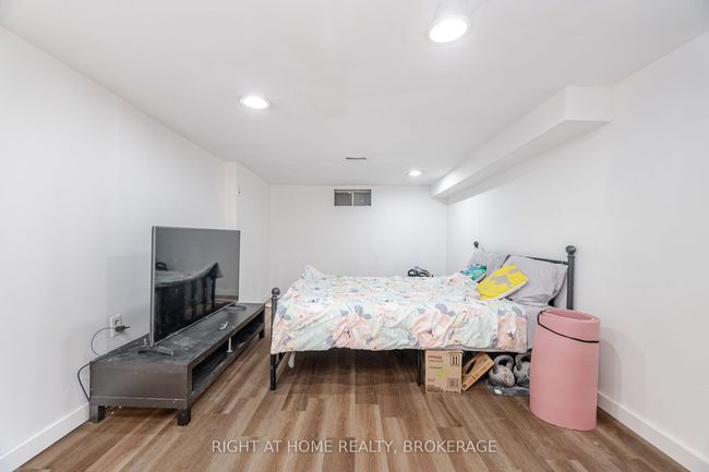 86 Glasgow St, House other with 4 bedrooms, 3 bathrooms and 4 parking in Kitchener ON | Image 38