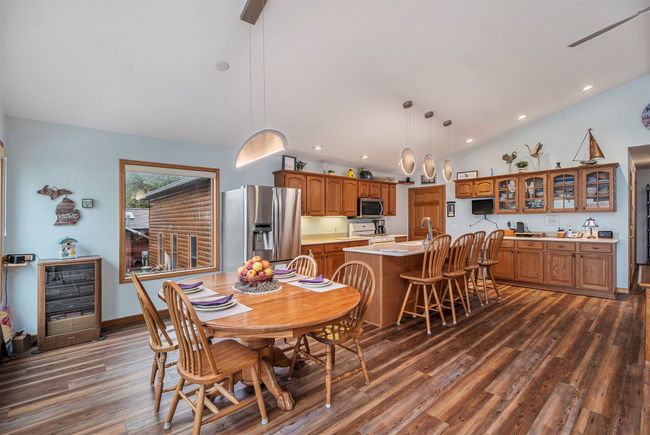 Main floor eat in kitchen | Image 7