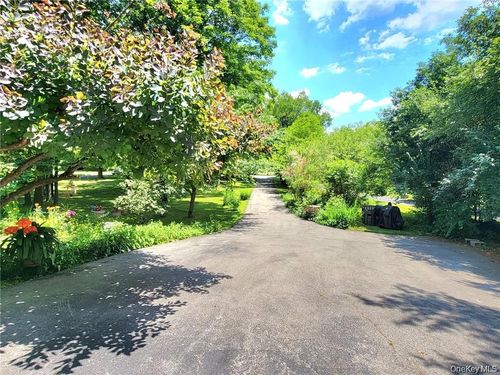 2836 Route 94, Washingtonville, NY, 10992-1428 | Card Image