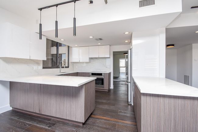 UNIT-1106 - 49 Briar Hollow Ln, Condo with 2 bedrooms, 2 bathrooms and 2 parking in Houston TX | Image 10