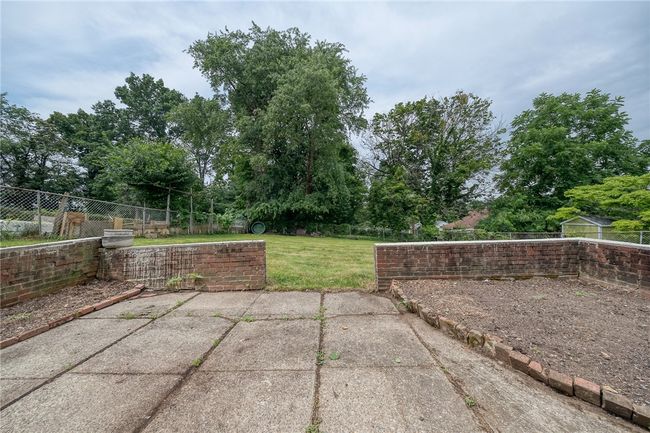 35 Locust Ln, House other with 4 bedrooms, 2 bathrooms and 1 parking in Upper St. Clair PA | Image 22