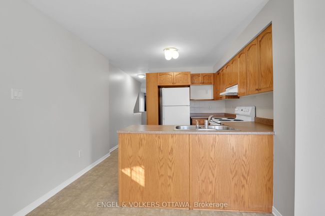 10 - 811 Longfields Dr, Condo with 2 bedrooms, 3 bathrooms and 2 parking in Nepean ON | Image 7