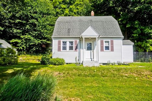 392 N Loomis St, Southwick, MA, 01077-9681 | Card Image