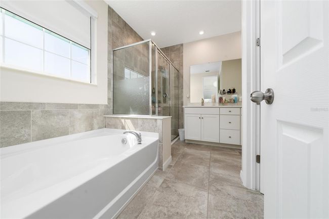 2424 Varenna Loop, House other with 3 bedrooms, 3 bathrooms and null parking in KISSIMMEE FL | Image 34