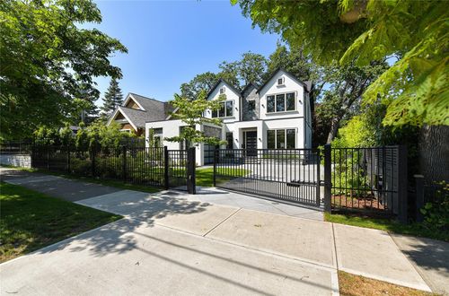 2314 Windsor Rd, Oak Bay, BC, V8S3E3 | Card Image