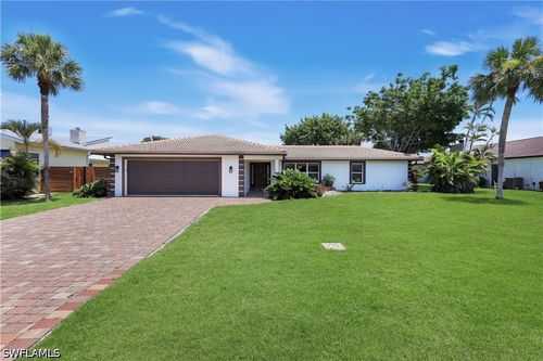 675 Pompano Dr, NAPLES, FL, 34110-1177 | Card Image