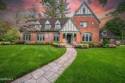 2132 Park Rd, Ottawa Hills, OH, 43606-2624 | Card Image