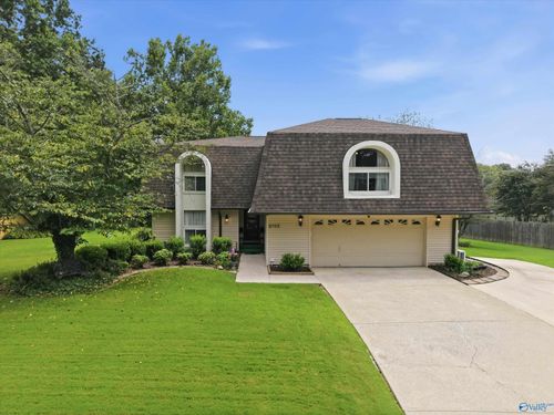 2102 Woodmore Dr Se, Huntsville, AL, 35803-1238 | Card Image