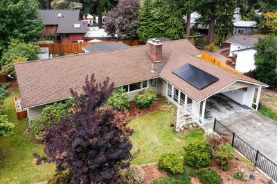 Beautiful home with solar panels! | Image 1