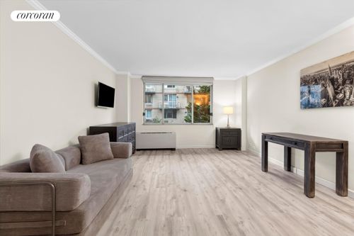 3oo-393 W 49th St, New York, NY, 10019-7903 | Card Image