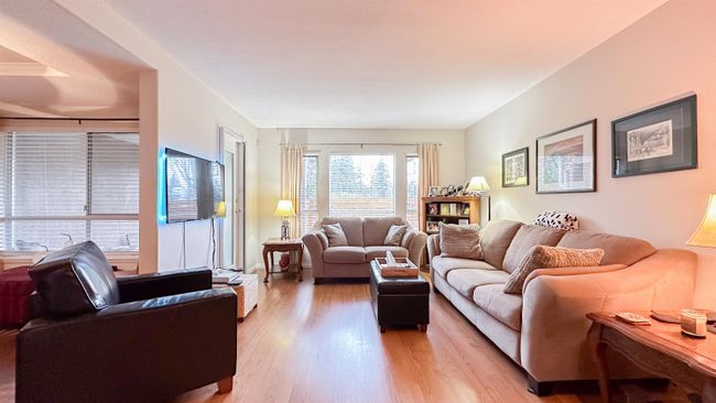 107 - 15550 26 Av Avenue, Townhouse with 3 bedrooms, 2 bathrooms and 2 parking in White Rock BC | Image 4