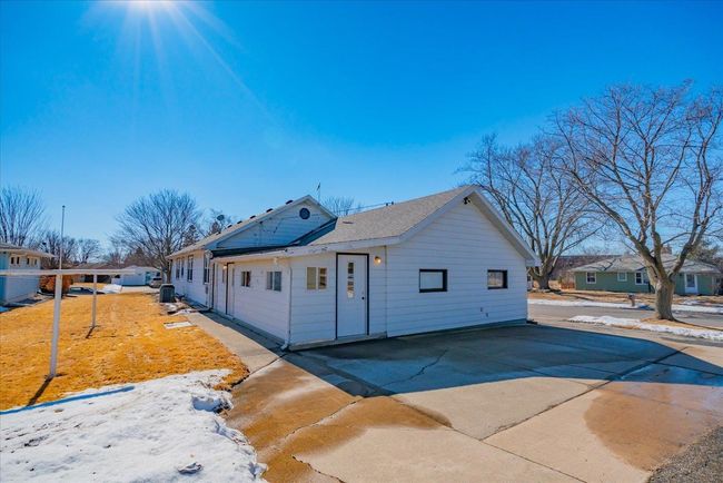 300 Pleasant Dr, House other with 3 bedrooms, 2 bathrooms and null parking in Waunakee WI | Image 7