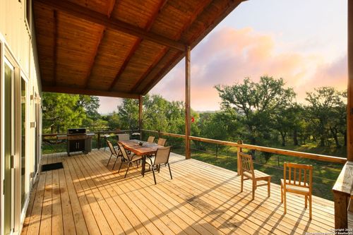 797 Glendale Rd, Spicewood, TX, 78669-4124 | Card Image
