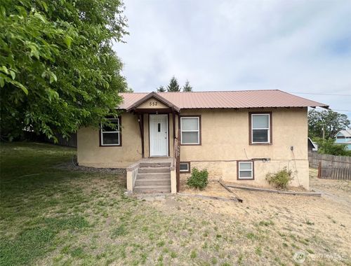 552 Maple St, Okanogan, WA, 98840-9435 | Card Image