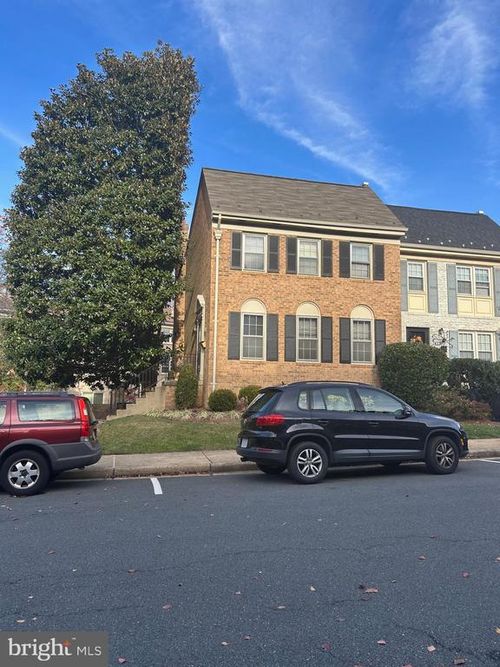 7431 Hallcrest Dr, MCLEAN, VA, 22102-2928 | Card Image