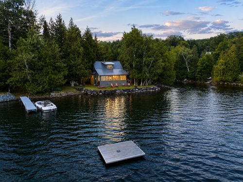 1593 E Echo Lake Rd, West Charleston, VT, 05872-9528 | Card Image