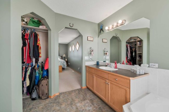 192 Stonegate Crescent Nw, Home with 4 bedrooms, 2 bathrooms and 4 parking in Airdrie AB | Image 21