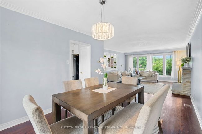 732 Royal York Rd, House other with 7 bedrooms, 4 bathrooms and 4 parking in Etobicoke ON | Image 11