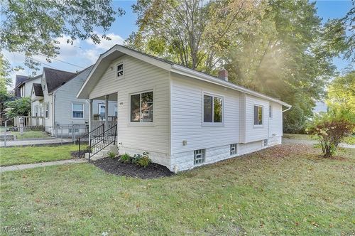 570 Mohawk Ave, Akron, OH, 44305-2755 | Card Image