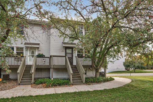 8811 42nd Ave N, New Hope, MN, 55427-1055 | Card Image