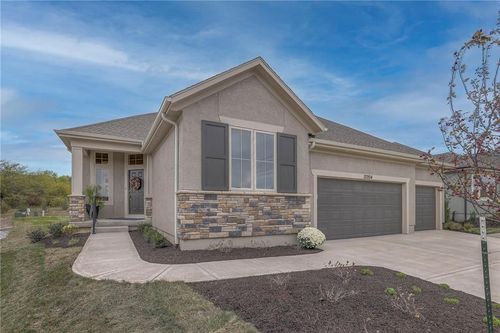 12501 W 138th Pl, Overland Park, KS, 66221-4203 | Card Image