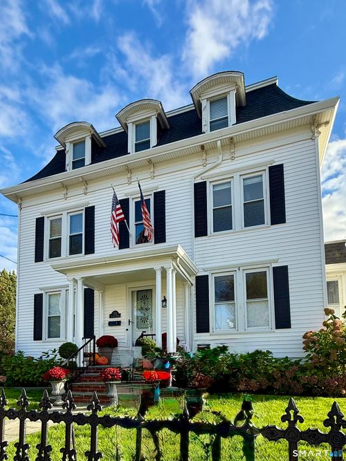 1 Cannon Sq, Stonington, CT, 06378-1477 | Card Image