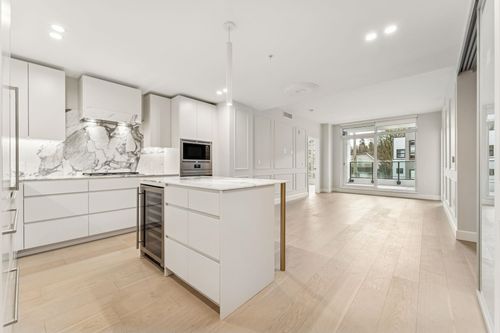 304-3668 W 10th Ave, Vancouver, BC, V6R2G3 | Card Image