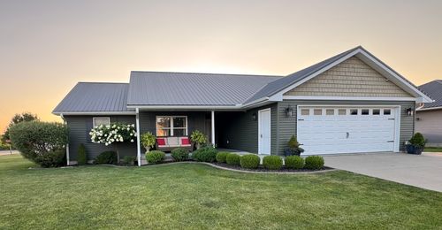 500 Riverking Rd, Clinton, IA, 52732-4939 | Card Image