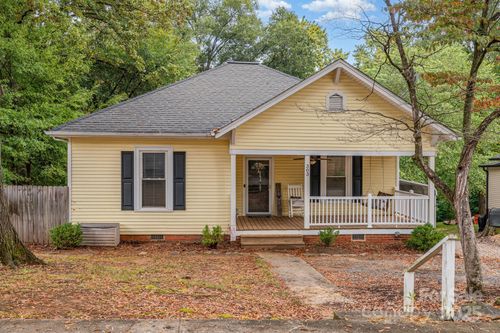 303 E 4th St, Kannapolis, NC, 28083-3514 | Card Image