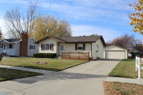 1203 20th Street N, Moorhead, MN, 56560 | Card Image