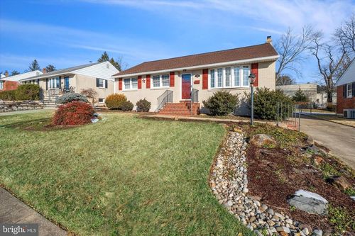 2515 Woodview Dr, WILMINGTON, DE, 19808-2521 | Card Image