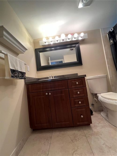 301-2562 Garden Dr N, Lake Worth, FL, 33461-2205 | Card Image