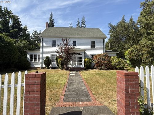 880 E 2nd St, Coquille, OR, 97423-1921 | Card Image