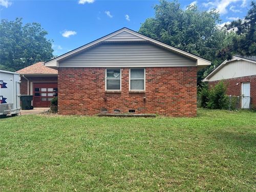 725 Hartman Dr, Norman, OK, 73069-7521 | Card Image